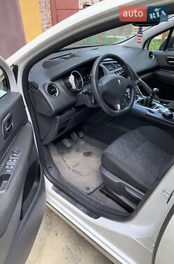 Внедорожник / Кроссовер Peugeot 3008 2010 в 