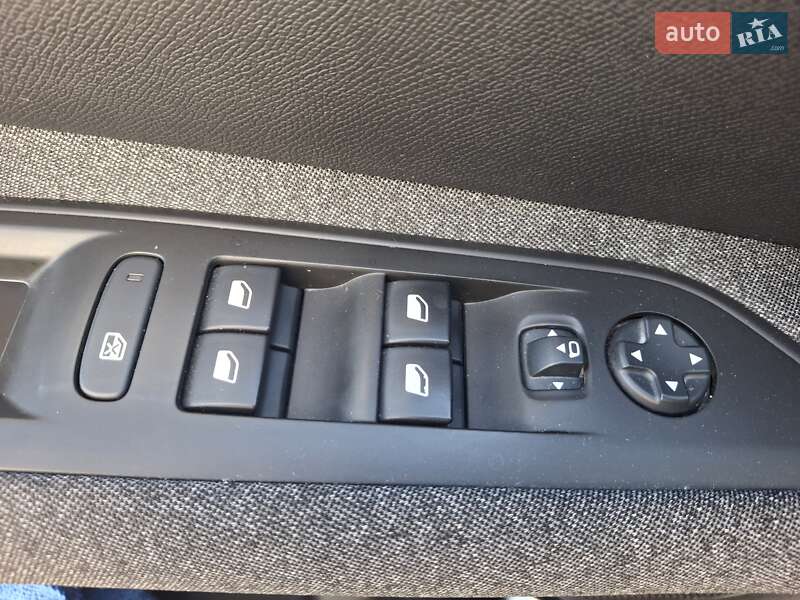 Позашляховик / Кросовер Peugeot 3008 2018 в Львові