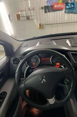 Внедорожник / Кроссовер Peugeot 3008 2009 в 