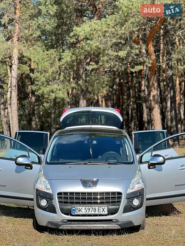 Peugeot 3008 2011