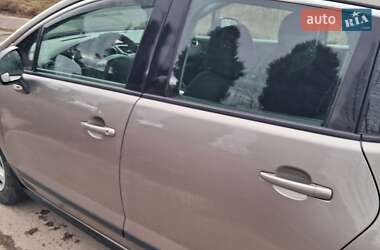 Внедорожник / Кроссовер Peugeot 3008 2013 в 