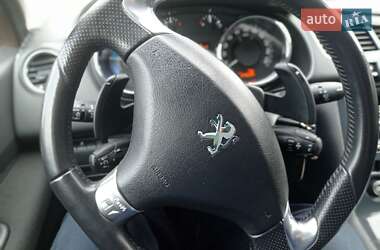 Позашляховик / Кросовер Peugeot 3008 2014 в 