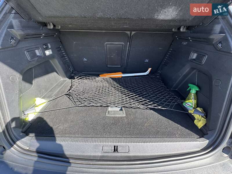 Позашляховик / Кросовер Peugeot 3008 2017 в Києві фото 27 Позашляховик / Кросовер Peugeot 3008 2017 в Києві