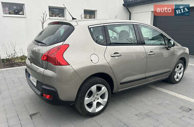 Позашляховик / Кросовер Peugeot 3008 2010 в 