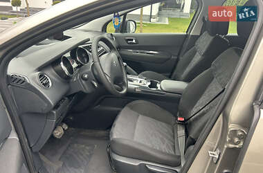 Позашляховик / Кросовер Peugeot 3008 2010 в 