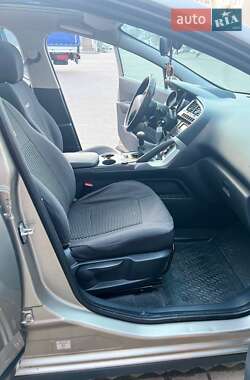 Внедорожник / Кроссовер Peugeot 3008 2009 в 