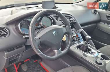 Позашляховик / Кросовер Peugeot 3008 2012 в 