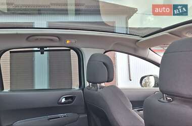 Позашляховик / Кросовер Peugeot 3008 2012 в 