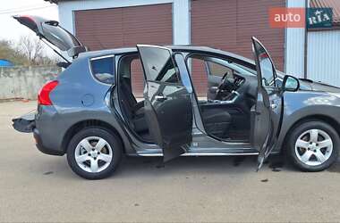 Позашляховик / Кросовер Peugeot 3008 2012 в 