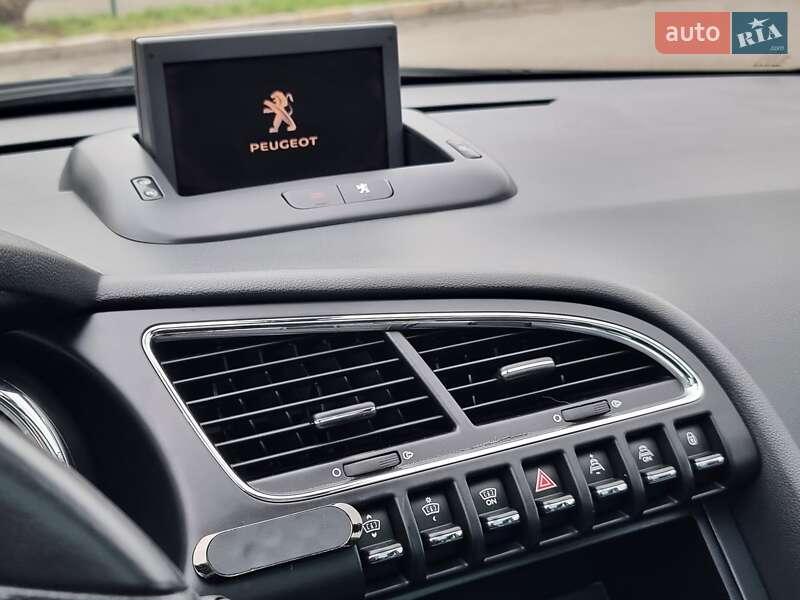 Позашляховик / Кросовер Peugeot 3008 2011 в Хмельницькому