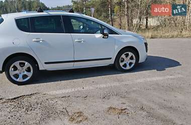 Позашляховик / Кросовер Peugeot 3008 2010 в 