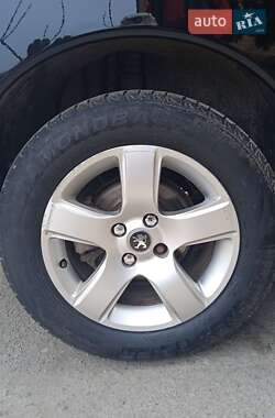 Внедорожник / Кроссовер Peugeot 3008 2010 в 