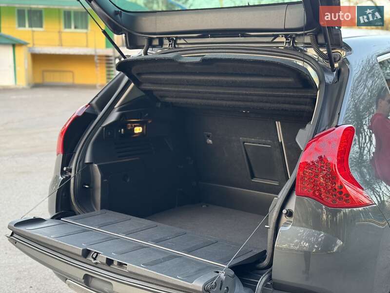 Внедорожник / Кроссовер Peugeot 3008 2010 в Староконстантинове