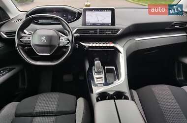 Позашляховик / Кросовер Peugeot 3008 2020 в 