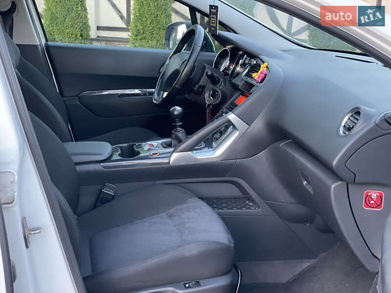 Позашляховик / Кросовер Peugeot 3008 2010 в Чернівцях