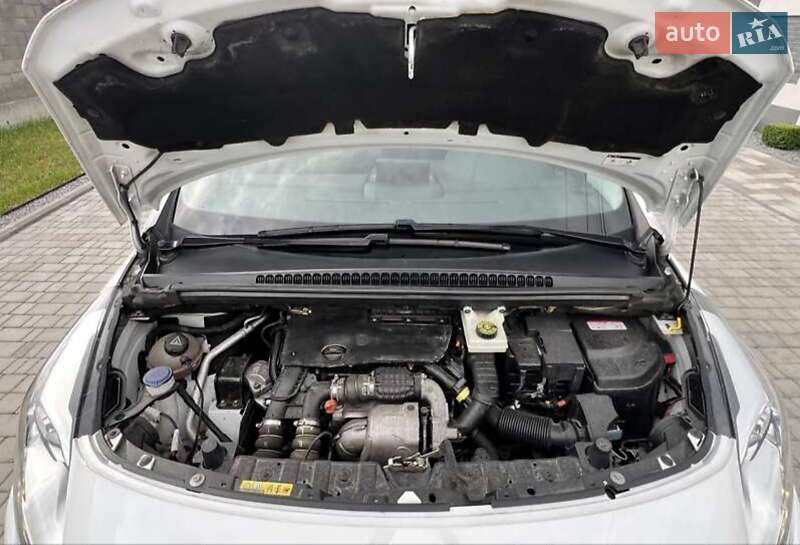 Внедорожник / Кроссовер Peugeot 3008 2015 в Ровно