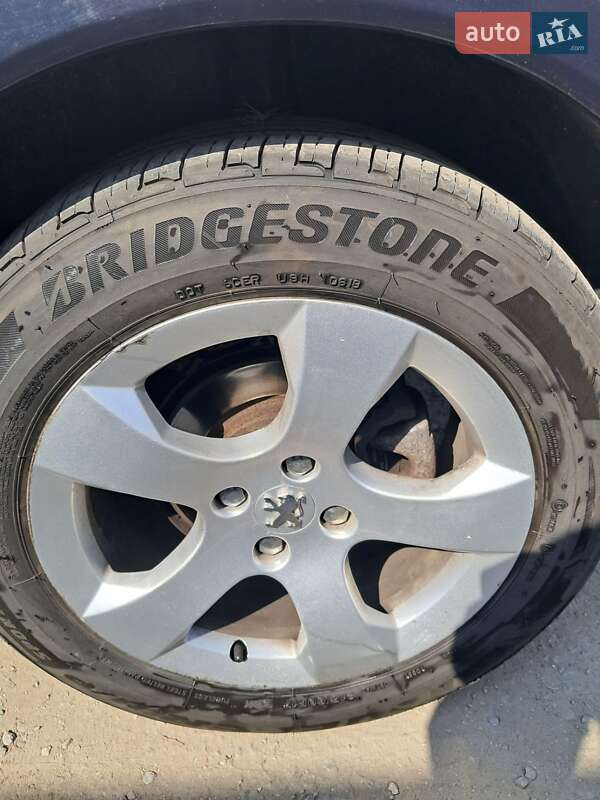 Позашляховик / Кросовер Peugeot 3008 2013 в Запоріжжі