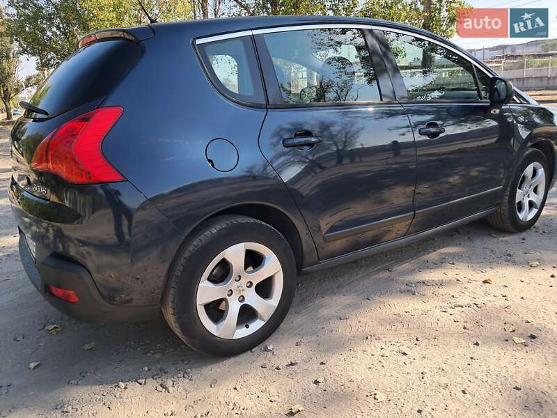 Позашляховик / Кросовер Peugeot 3008 2013 в Запоріжжі