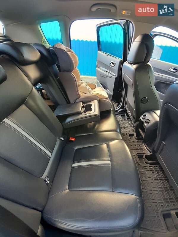 Внедорожник / Кроссовер Peugeot 3008 2012 в Каменец-Подольском