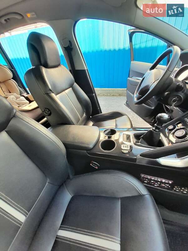 Внедорожник / Кроссовер Peugeot 3008 2012 в Каменец-Подольском