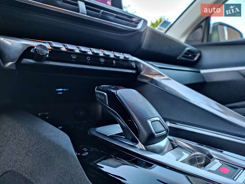 Позашляховик / Кросовер Peugeot 3008 2019 в Рівному