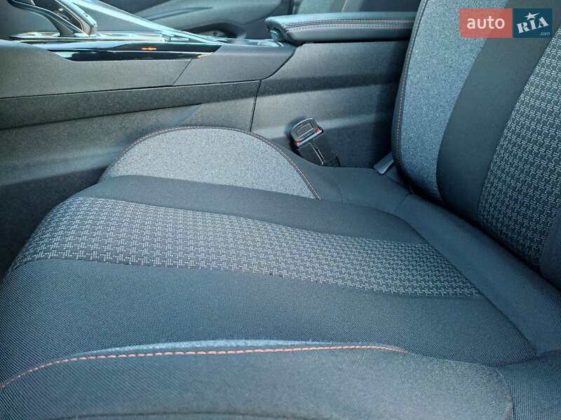 Позашляховик / Кросовер Peugeot 3008 2019 в Рівному