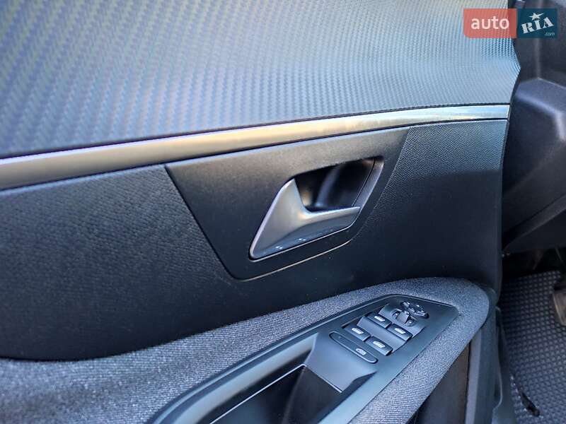 Позашляховик / Кросовер Peugeot 3008 2019 в Рівному