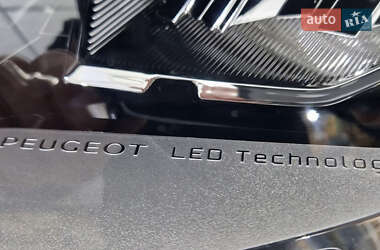 Внедорожник / Кроссовер Peugeot 3008 2021 в 