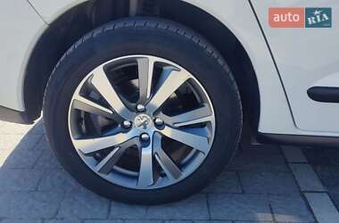 Внедорожник / Кроссовер Peugeot 3008 2013 в 
