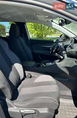 Внедорожник / Кроссовер Peugeot 3008 2021 в 
