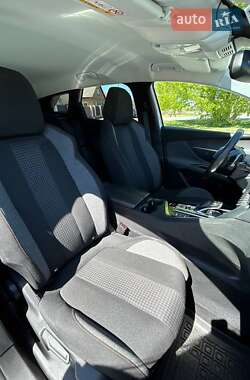 Внедорожник / Кроссовер Peugeot 3008 2021 в 