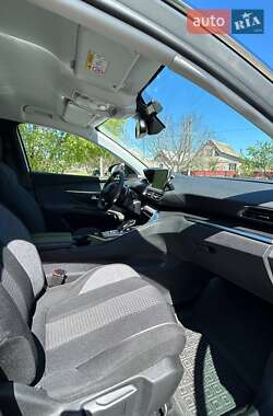 Внедорожник / Кроссовер Peugeot 3008 2021 в 