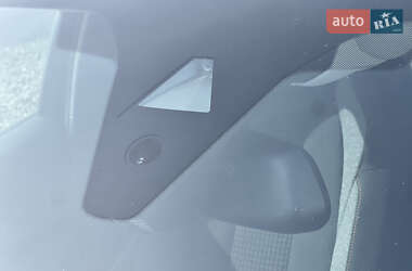 Позашляховик / Кросовер Peugeot 3008 2021 в 