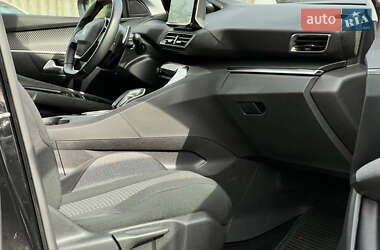 Позашляховик / Кросовер Peugeot 3008 2021 в 