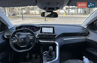 Позашляховик / Кросовер Peugeot 3008 2019 в 