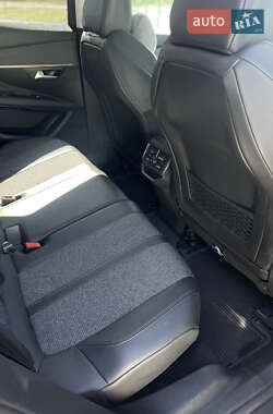 Позашляховик / Кросовер Peugeot 3008 2020 в 