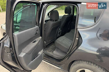 Позашляховик / Кросовер Peugeot 3008 2011 в 