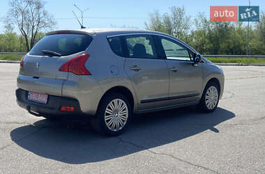 Позашляховик / Кросовер Peugeot 3008 2010 в 