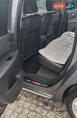Позашляховик / Кросовер Peugeot 3008 2011 в 