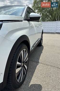 Позашляховик / Кросовер Peugeot 3008 2019 в 