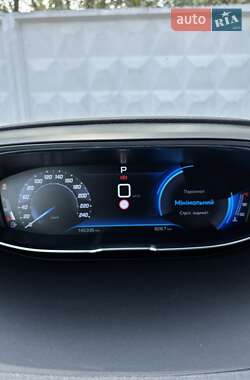 Позашляховик / Кросовер Peugeot 3008 2019 в 
