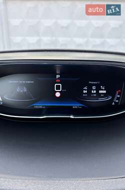 Позашляховик / Кросовер Peugeot 3008 2019 в 