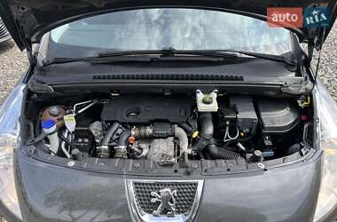 Позашляховик / Кросовер Peugeot 3008 2012 в 
