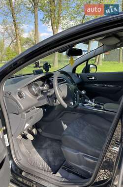 Внедорожник / Кроссовер Peugeot 3008 2010 в 
