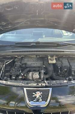 Внедорожник / Кроссовер Peugeot 3008 2010 в 