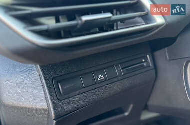 Позашляховик / Кросовер Peugeot 3008 2018 в 