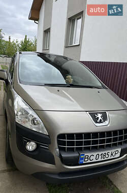 Внедорожник / Кроссовер Peugeot 3008 2009 в 