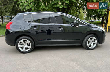 Позашляховик / Кросовер Peugeot 3008 2012 в 