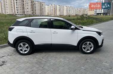 Позашляховик / Кросовер Peugeot 3008 2018 в 