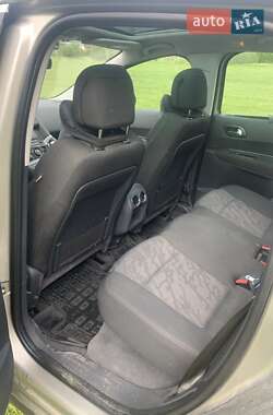 Позашляховик / Кросовер Peugeot 3008 2009 в 